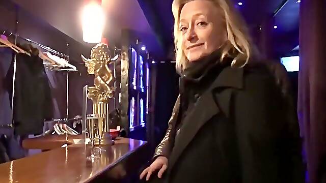 Diane 45ans notaire en club prive