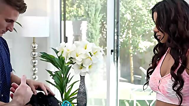 Facials 4K – Photoshoot Orgy1