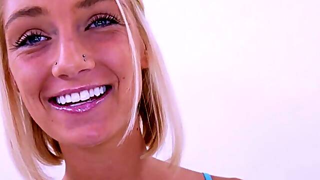 Southern Blondie gets tight snatch copulated at audition