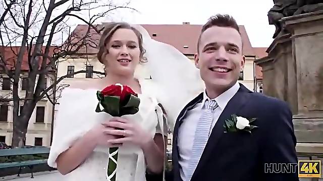 Fascinating bride is giving a oral pleasure to the most excellent dude, during the time that her spouse is watching
