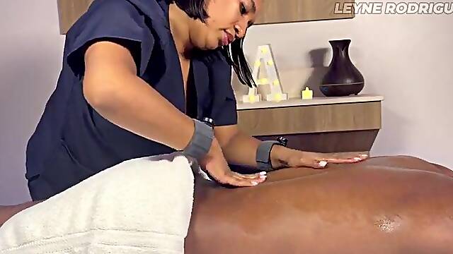 Glad ending massage for a Large Ebony Wang