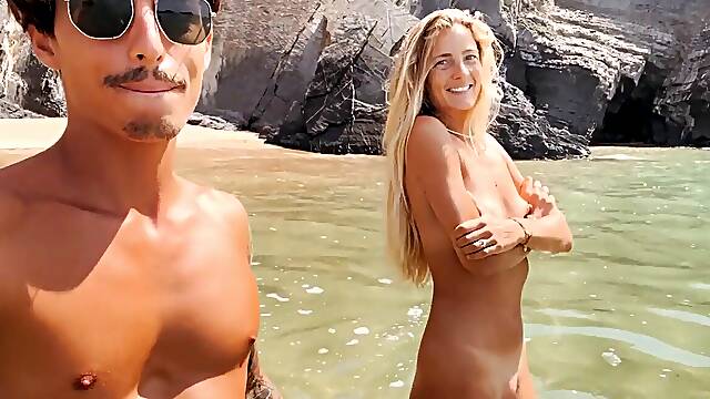 She made me jism in less than a min at the public beach