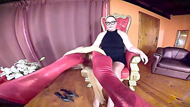 Contorted girls - Bootlicking - Part 1