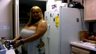 Big Tits Mom - video 1