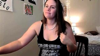 Curvy Webcam Slut Fingering Her Pussy