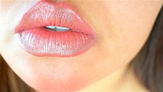 Pouty Pink Lip Fetish: Touching up my Lipgloss