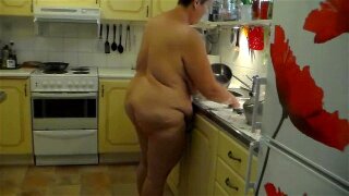 Jen does the Dishes all Naked