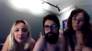 Amateur teens webcam threesome