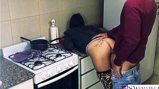 Surprising anal in the kitchen - SWAMATEURCOUPLE